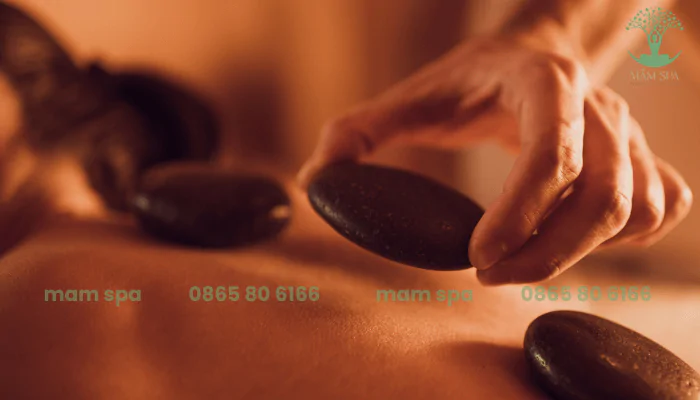 Massage Đá Nóng - Bí quyết phục hồi sức khỏe và tinh thần cho mẹ sau sinh